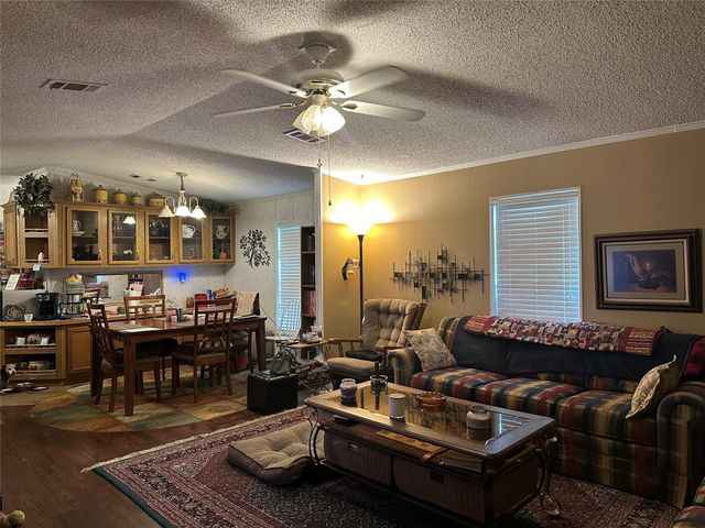 944 Whispering Pine Lane, Lufkin, TX 75901