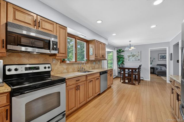 5 Gene Court, Hopewell Junction, NY 12533