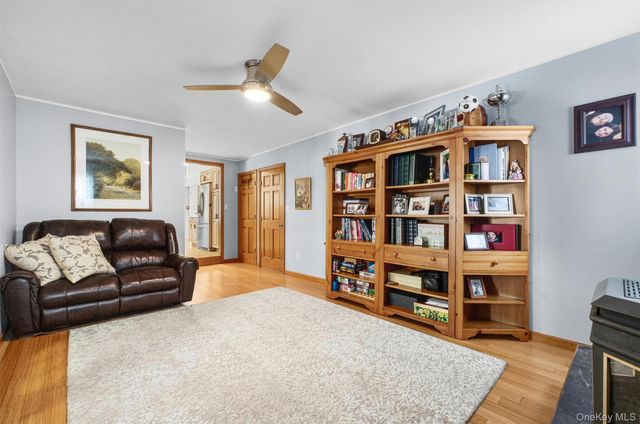 5 Gene Court, Hopewell Junction, NY 12533