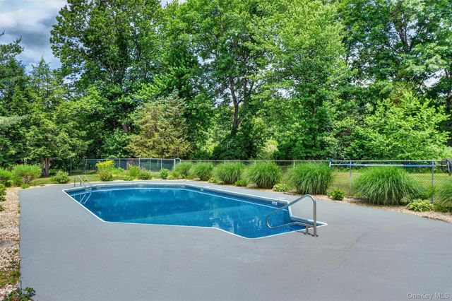5 Gene Court, Hopewell Junction, NY 12533