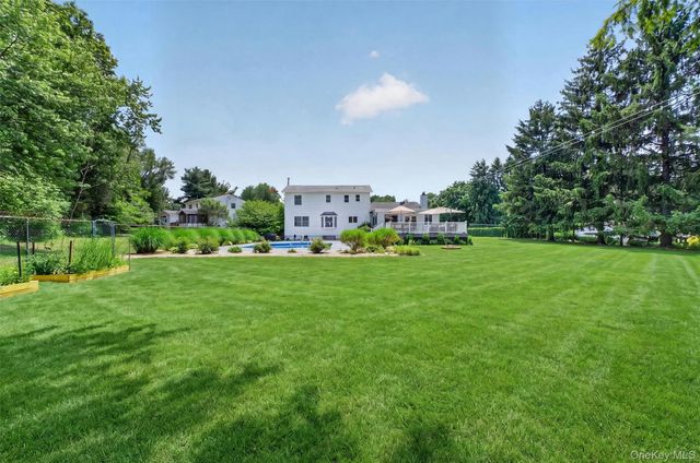 5 Gene Court, Hopewell Junction, NY 12533