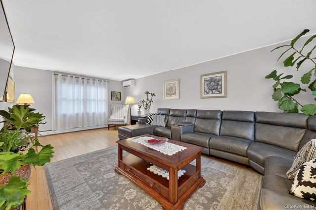 5 Gene Court, Hopewell Junction, NY 12533