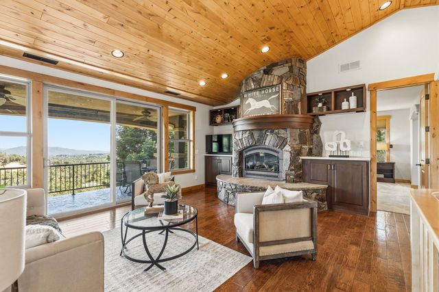 609 Lakeridge Dr, Auburn, CA 95603