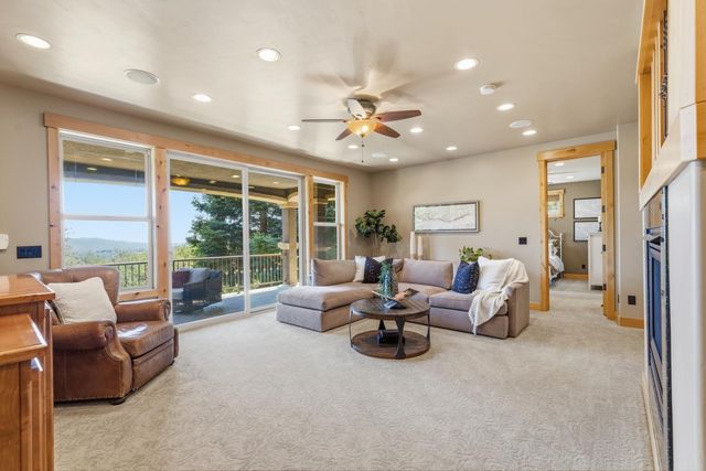 609 Lakeridge Dr, Auburn, CA 95603