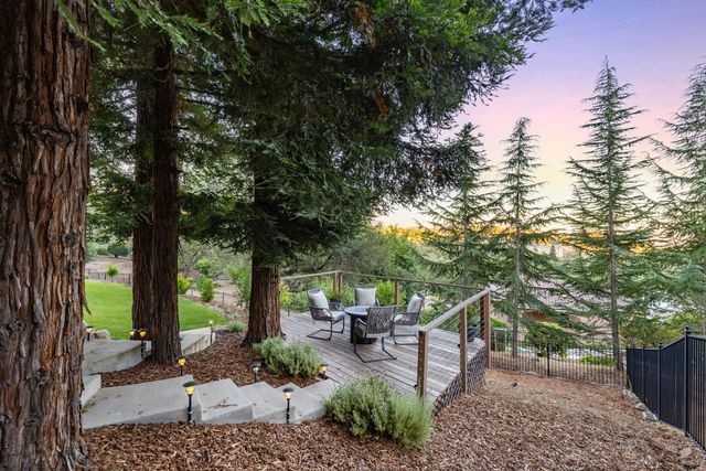 609 Lakeridge Dr, Auburn, CA 95603