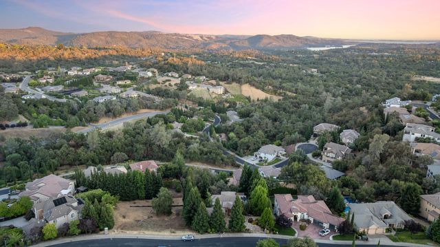 609 Lakeridge Dr, Auburn, CA 95603