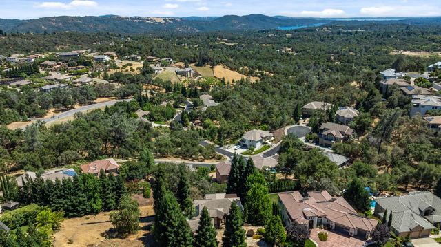 609 Lakeridge Dr, Auburn, CA 95603