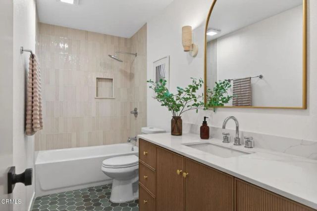 7023 Meadowview Court, Ventura, CA 93003