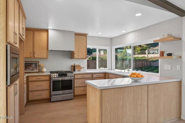 7023 Meadowview Court, Ventura, CA 93003