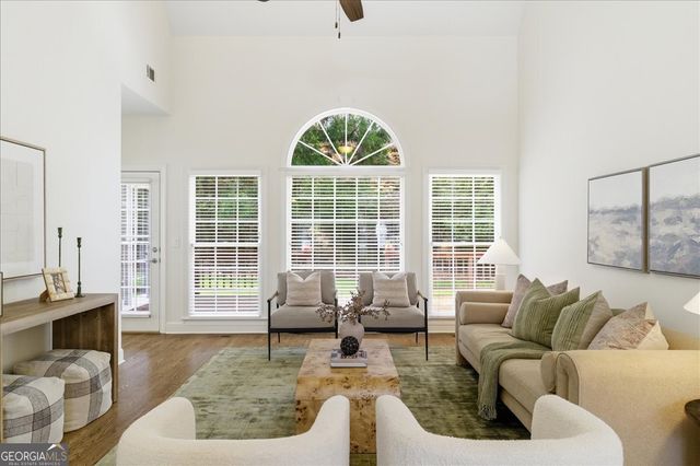 565 Kings County Court, Milton, GA 30004