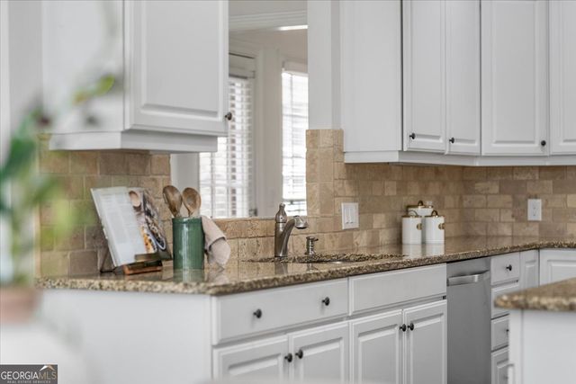 565 Kings County Court, Milton, GA 30004