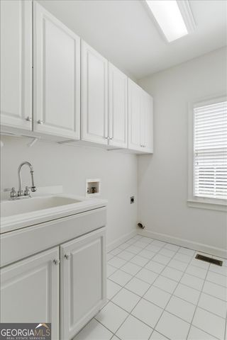 565 Kings County Court, Milton, GA 30004