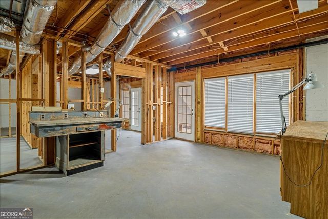 565 Kings County Court, Milton, GA 30004