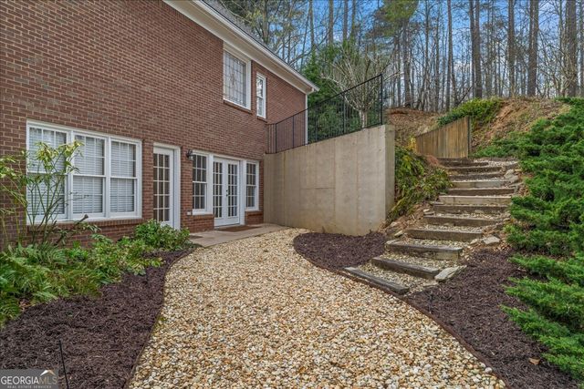 565 Kings County Court, Milton, GA 30004