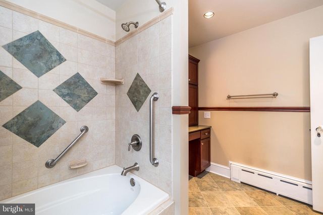 39 S NINTH ST, Quakertown, PA 18951