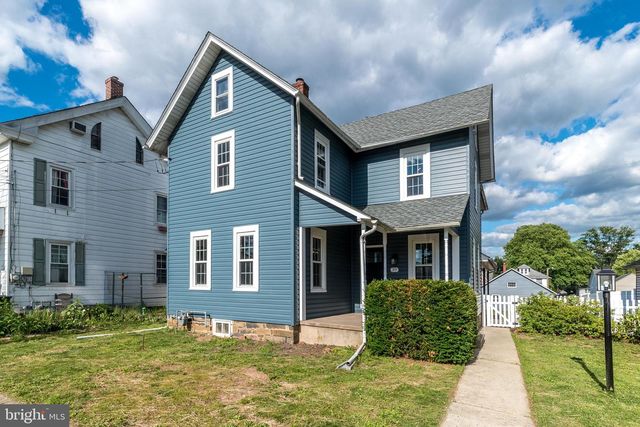 39 S NINTH ST, Quakertown, PA 18951