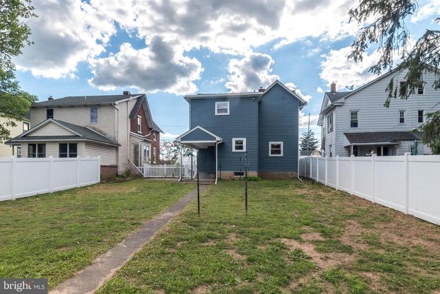 39 S NINTH ST, Quakertown, PA 18951