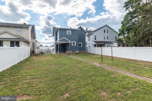 39 S NINTH ST, Quakertown, PA 18951