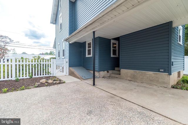 39 S NINTH ST, Quakertown, PA 18951