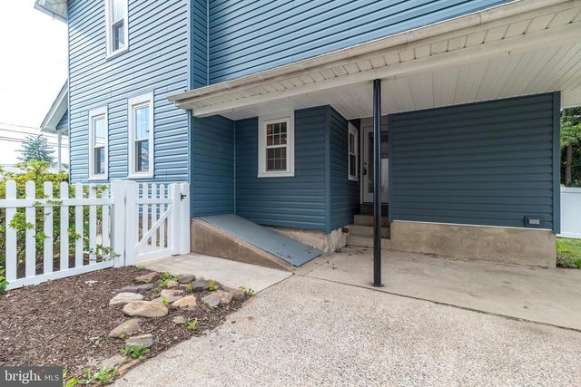 39 S NINTH ST, Quakertown, PA 18951