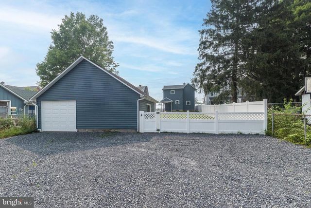 39 S NINTH ST, Quakertown, PA 18951