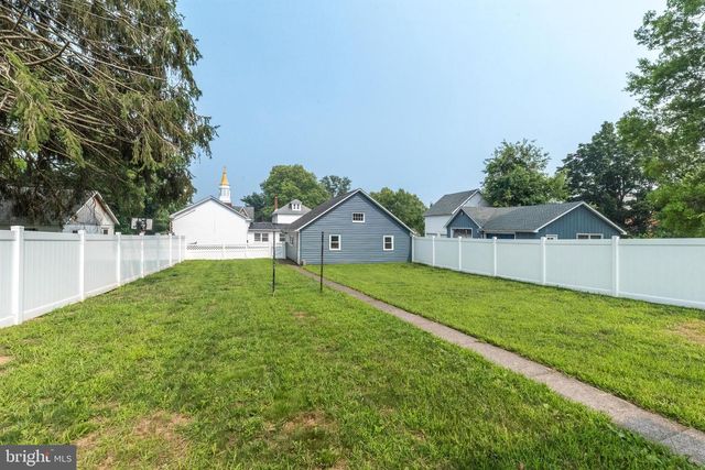 39 S NINTH ST, Quakertown, PA 18951
