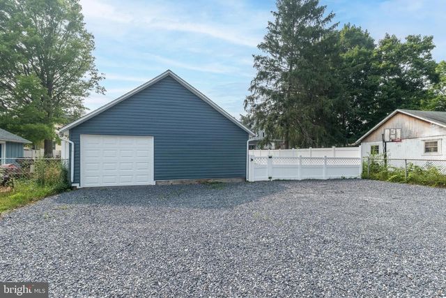 39 S NINTH ST, Quakertown, PA 18951
