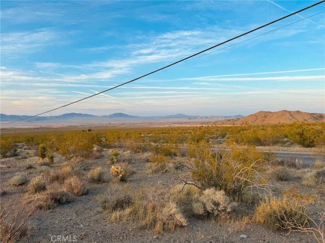7980 Crystal Creek, Lucerne Valley, CA 92356