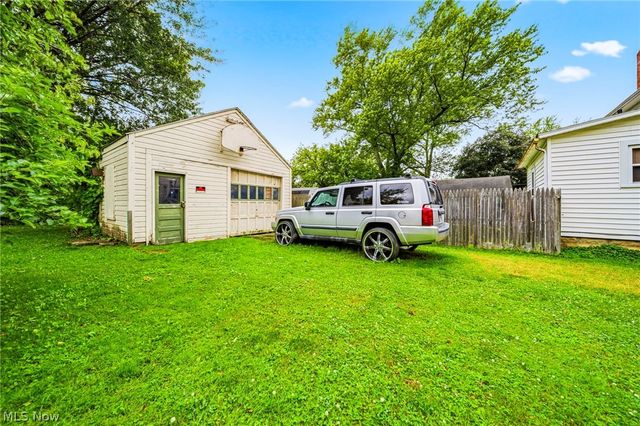618 W 57th Street, Ashtabula, OH 44004