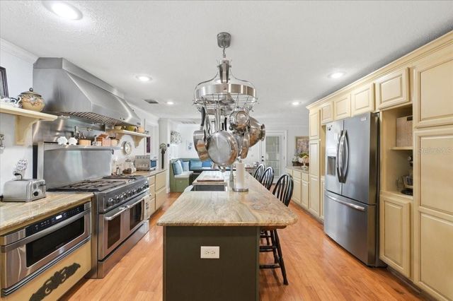 2910 FRITZKE ROAD, Dover, FL 33527