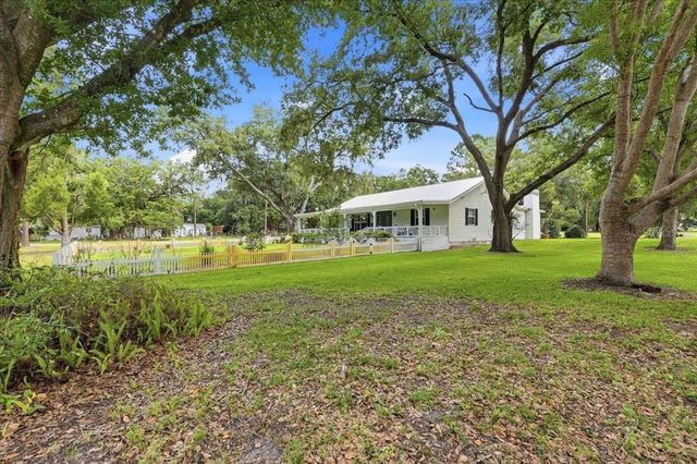 2910 FRITZKE ROAD, Dover, FL 33527