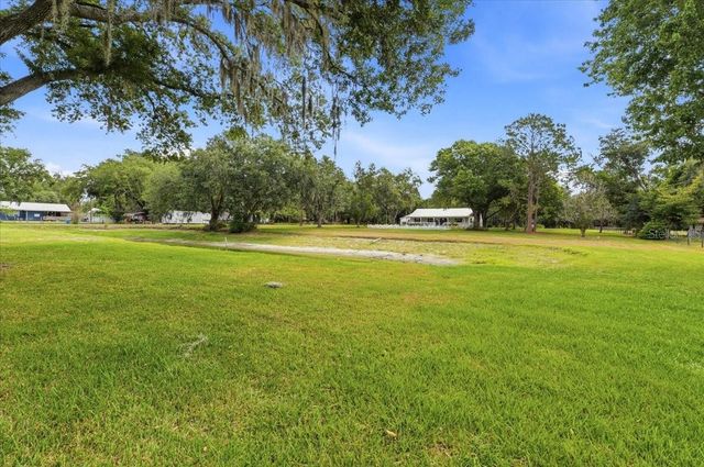 2910 FRITZKE ROAD, Dover, FL 33527