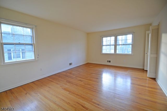 4 Tip Top Way, Berkeley Heights Twp., NJ 07922