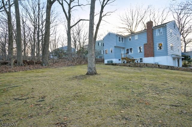 4 Tip Top Way, Berkeley Heights Twp., NJ 07922