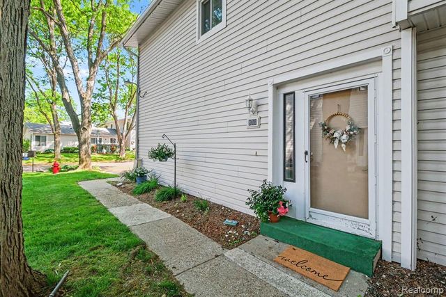 838 Corners Court, Orion Twp, MI 48362