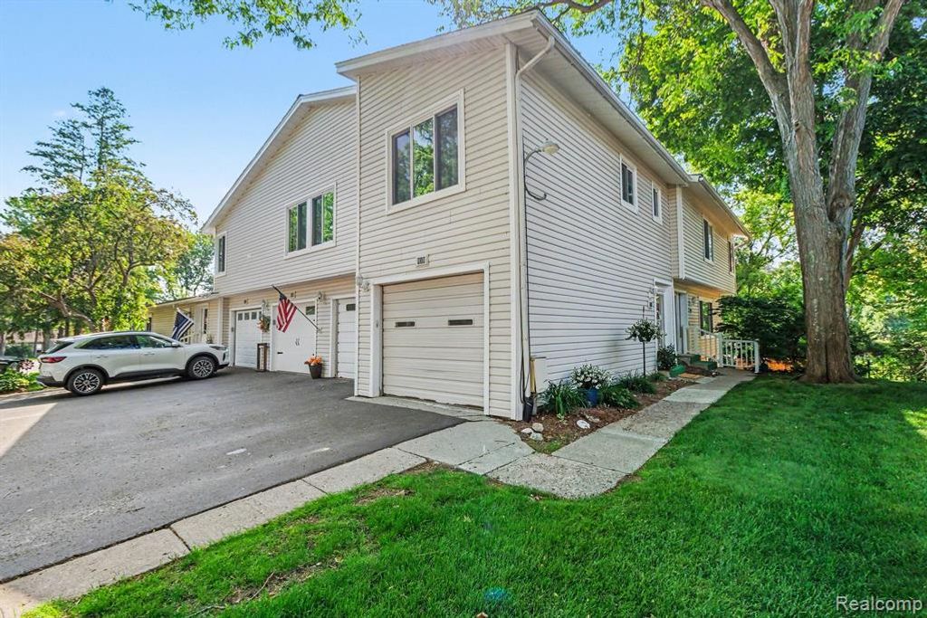 838 Corners Court, Orion Twp, MI 48362