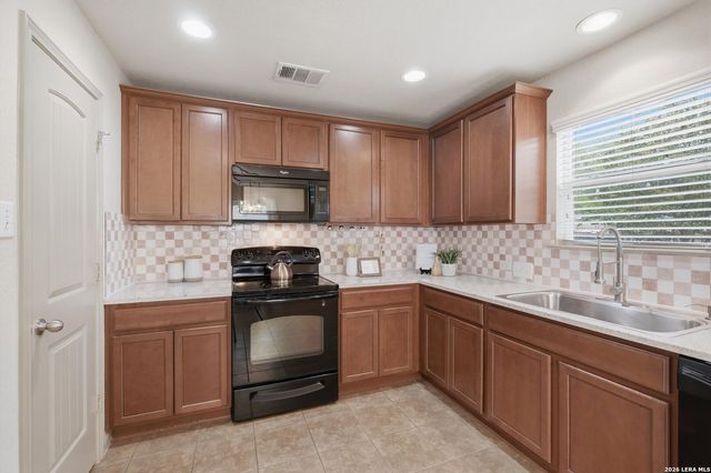 578 Briggs Dr, New Braunfels, TX 78130