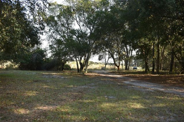 13800 COUNTY ROAD 450, Umatilla, FL 32784