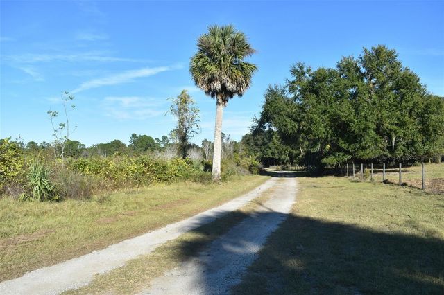 13800 COUNTY ROAD 450, Umatilla, FL 32784