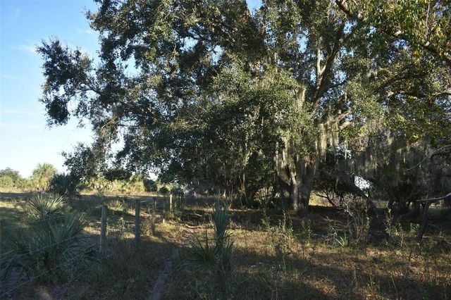 13800 COUNTY ROAD 450, Umatilla, FL 32784