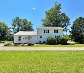 10677 Baumhart Road, Amherst, OH 44001