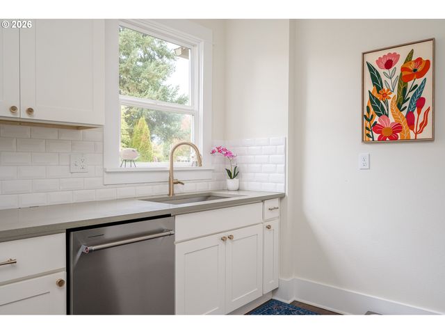 4824 Ne 8TH Ave, Portland, OR 97211