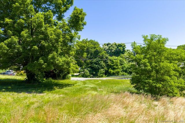 28 Otrobando Avenue, Norwich, CT 06360