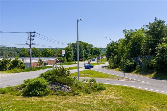 28 Otrobando Avenue, Norwich, CT 06360