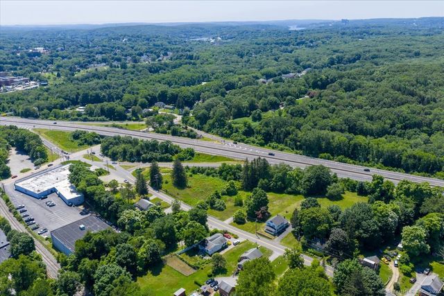 28 Otrobando Avenue, Norwich, CT 06360