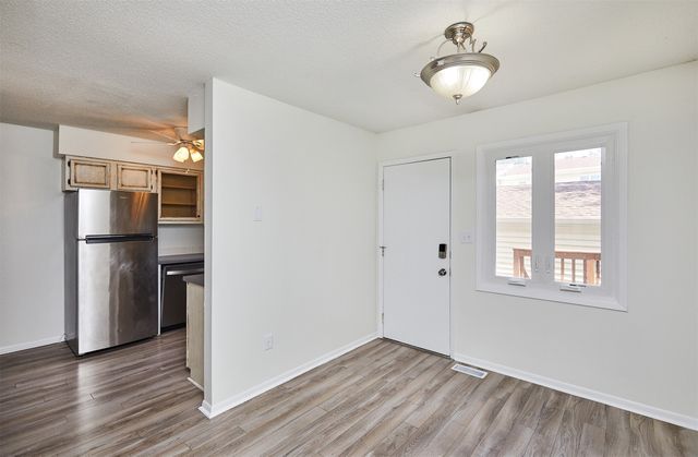 204 Holiday Circle 26, West Des Moines, IA 50265