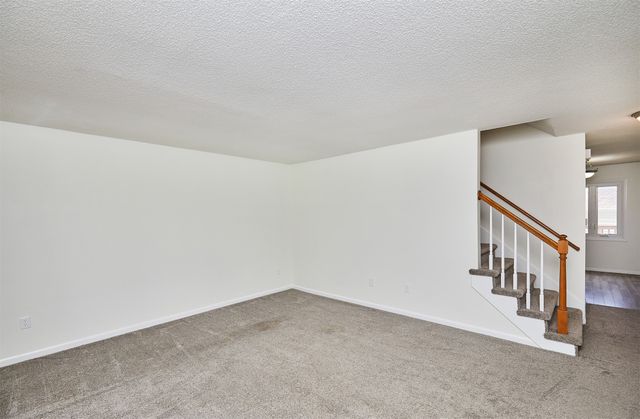 204 Holiday Circle 26, West Des Moines, IA 50265
