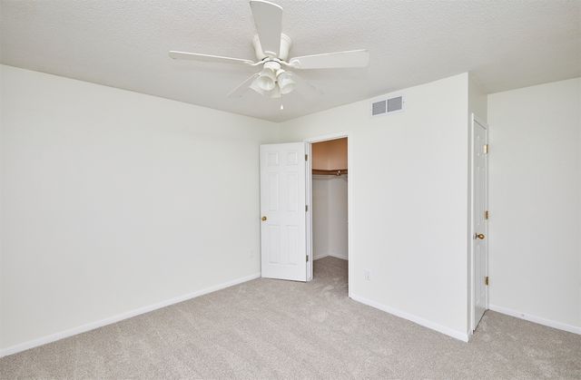 204 Holiday Circle 26, West Des Moines, IA 50265