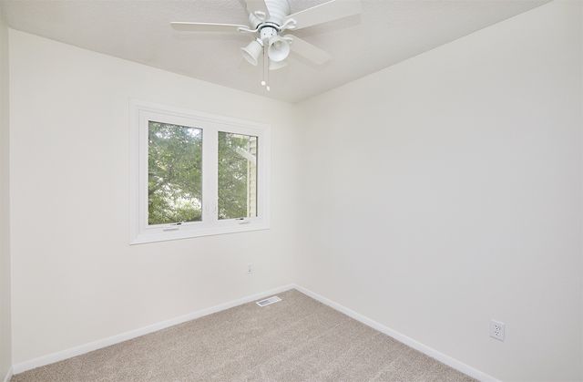 204 Holiday Circle 26, West Des Moines, IA 50265
