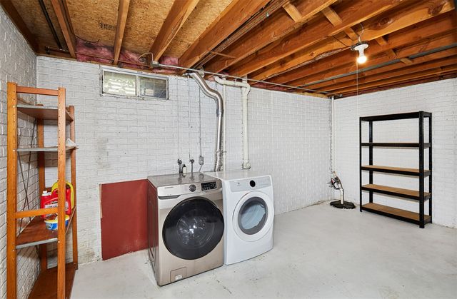 204 Holiday Circle 26, West Des Moines, IA 50265
